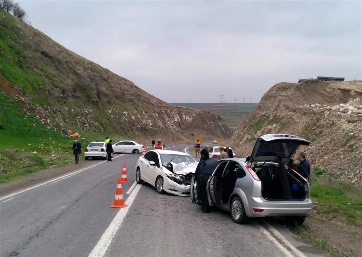 Şanlıurfa\'da zincirleme trafik kazası: 7 yaralı