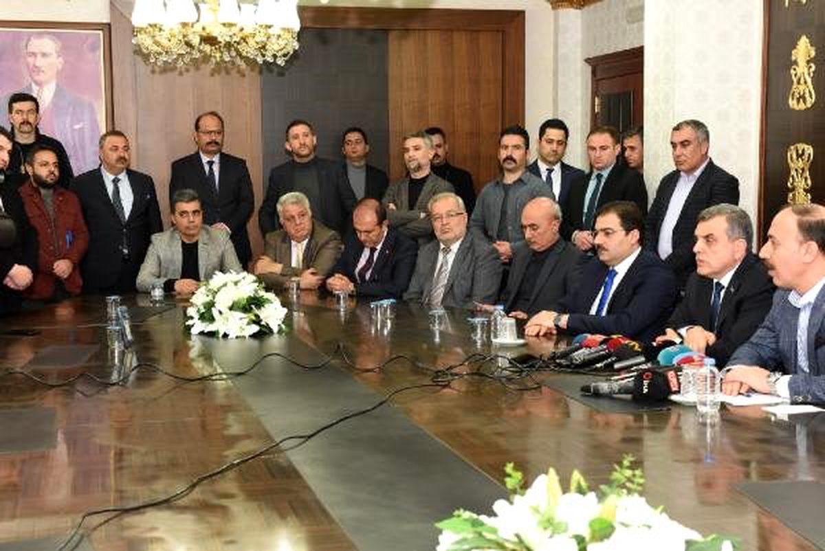 Şanlıurfa Valisi Erin: 1 ay boyunca taziyelere ve kahvehanelere gitmeyin
