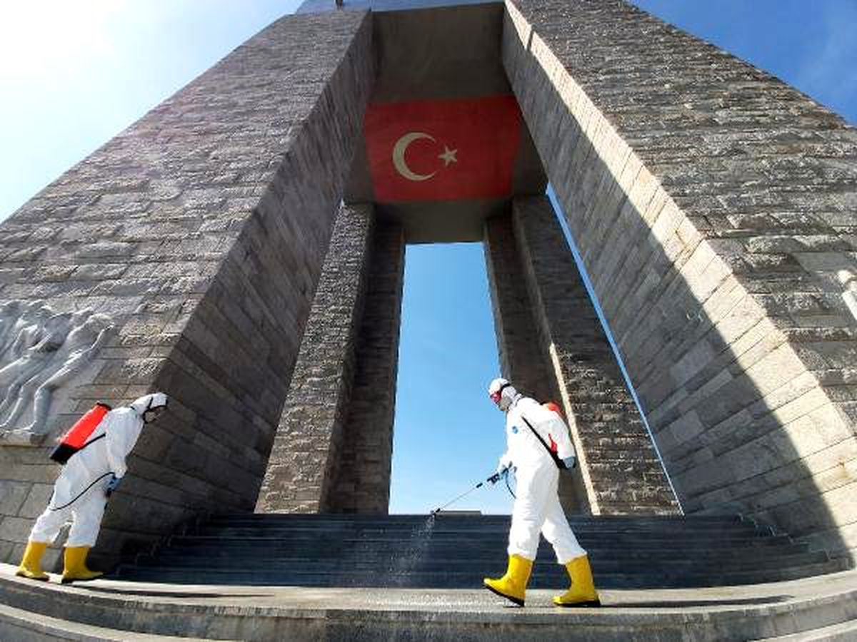 Şehitler Abidesi\'nde 18 Mart törenleri öncesi \'koronavirüs\' önlemi