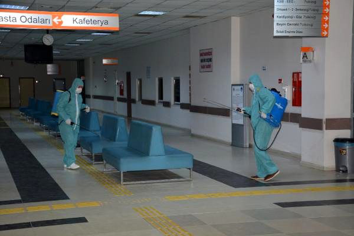 Silopi\'de koronavirüse karşı dezenfeksiyon