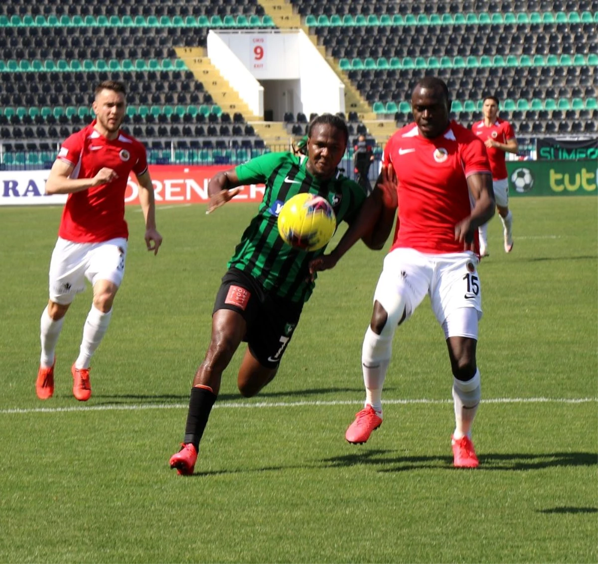 Süper Lig: Denizlispor: 0 - Gençlerbirliği: 0 (İlk yarı)