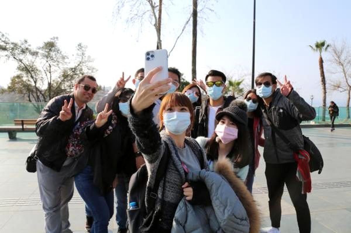 Tayvanlı turistlerden maskeli tur