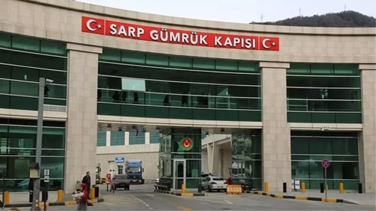 Son dakika: Türkiye ve Gürcistan, Sarp Sınır Kapısı\'nı yolcu trafiğine kapatacak