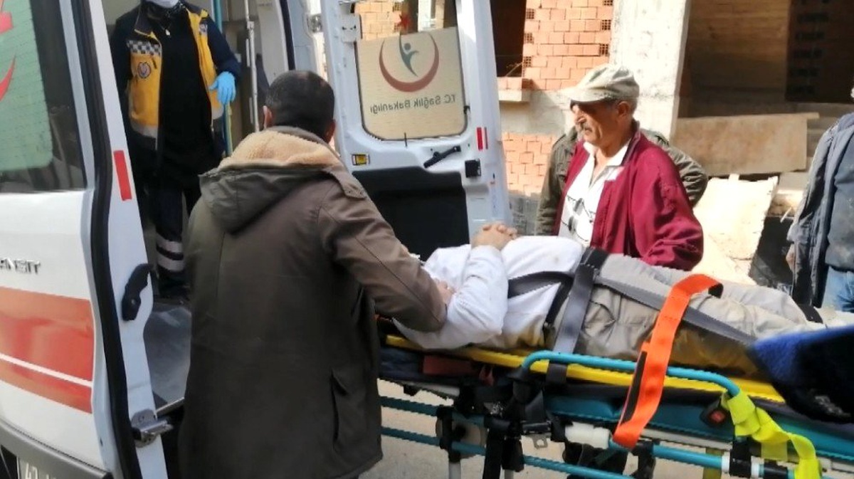 Yeni ördüğü duvara yaslanan usta 3. kattan zemine düştü