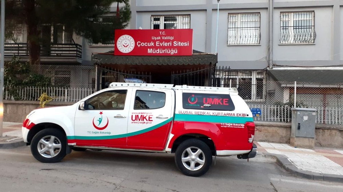 Yetiştirme yurdunda yangın: 30 çocuk hastaneye kaldırıldı