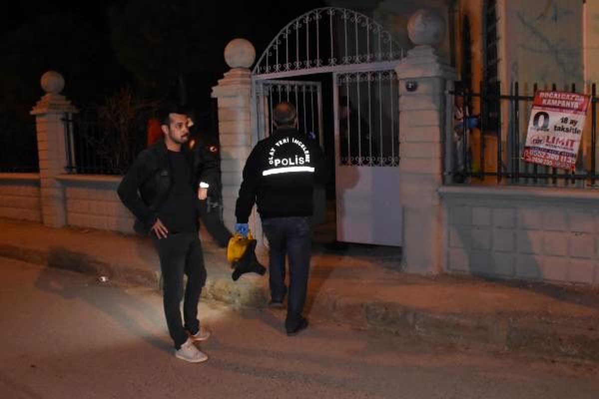 16 yaşındaki genç silahla market soydu