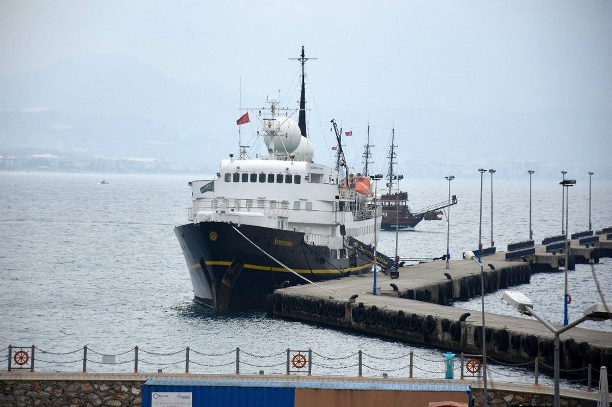 Alanya\'da kruvaziyer sürprizi