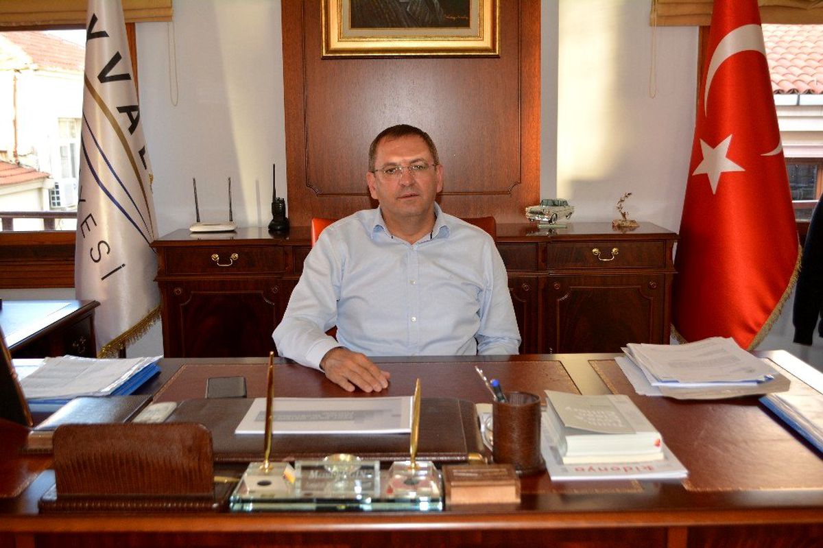 Ayvalık Belediyesi\'nden hizmet binalarına koronavirüsü ilaçlaması