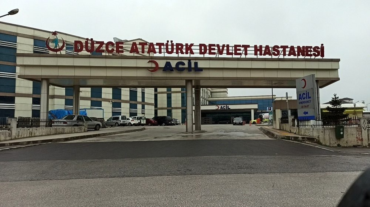 Baba korona virüs şüphesiyle gözetim altına alınan kızını kaçırmaya çalıştı