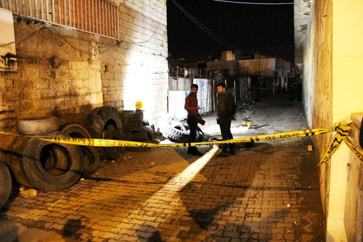 Diyarbakır\'da sokak ortasında silahlı saldırı: 1 ölü