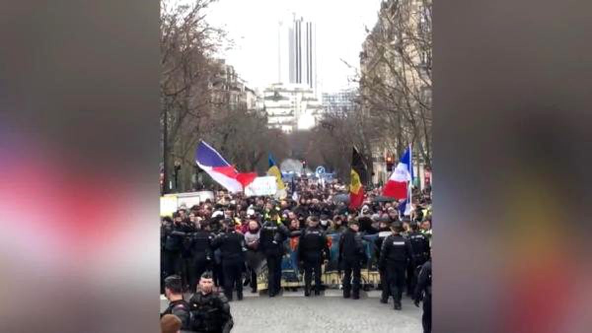 Fransa\'da Sarı Yelekliler protestoları sürdürüyor