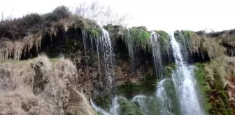 Heyelan nedeniyle çöken Güney Şelalesi, yeniden çağlıyor