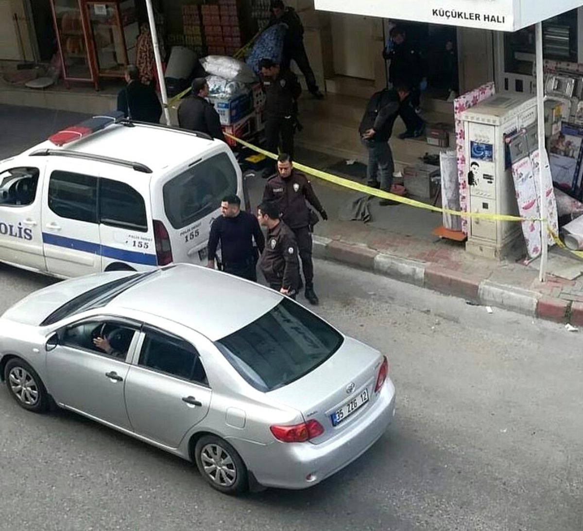 İzmir\'de iş yerine ateş açıldı: 1 ölü