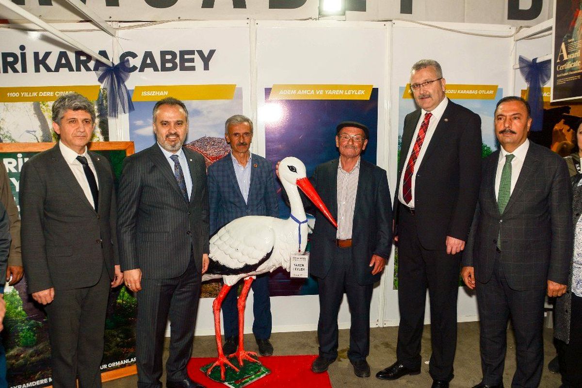 Karacabey\'de fuarın gözdeleri Adem Amca ve Çorapçı Parlak oldu