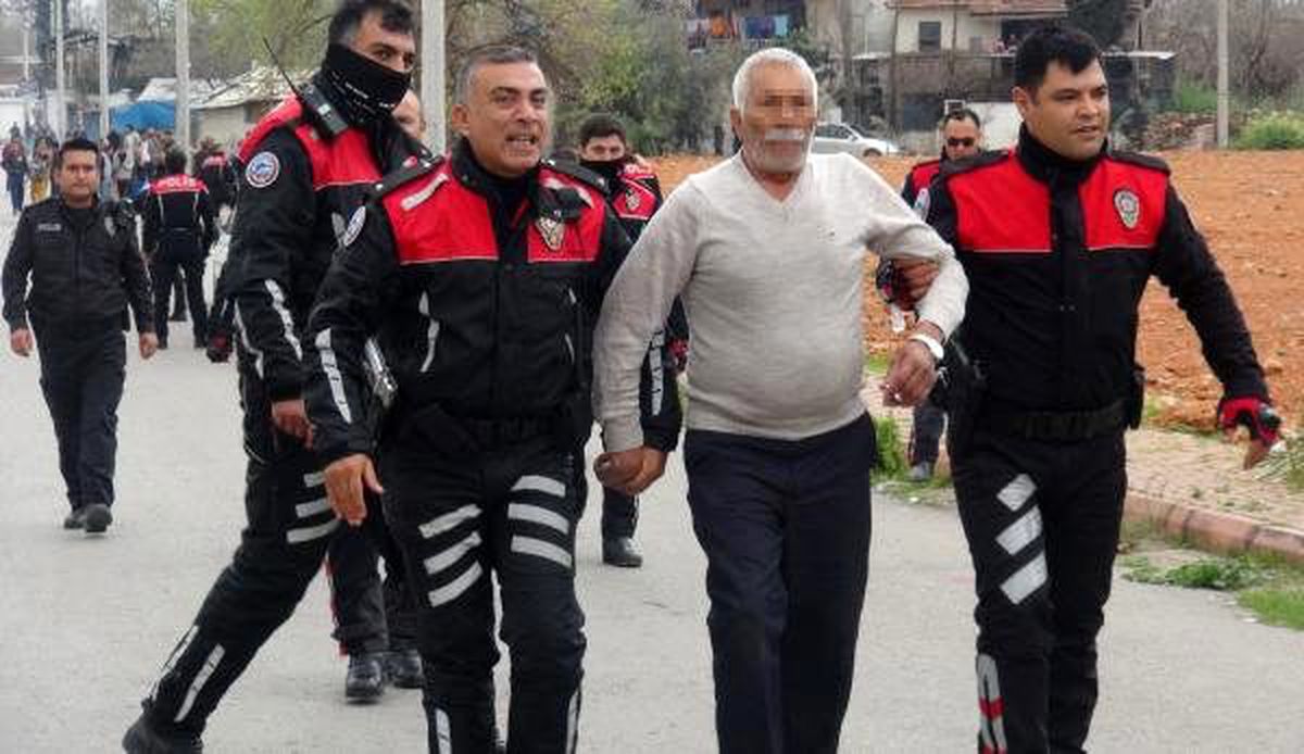 Kimlik kontrolü yapan polislere saldırı; baba-oğul ile 7 kişiye gözaltı