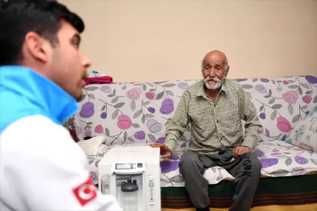 KOAH tedavisi gören 76 yaşındaki hastaya oksijen konsantratörü desteği