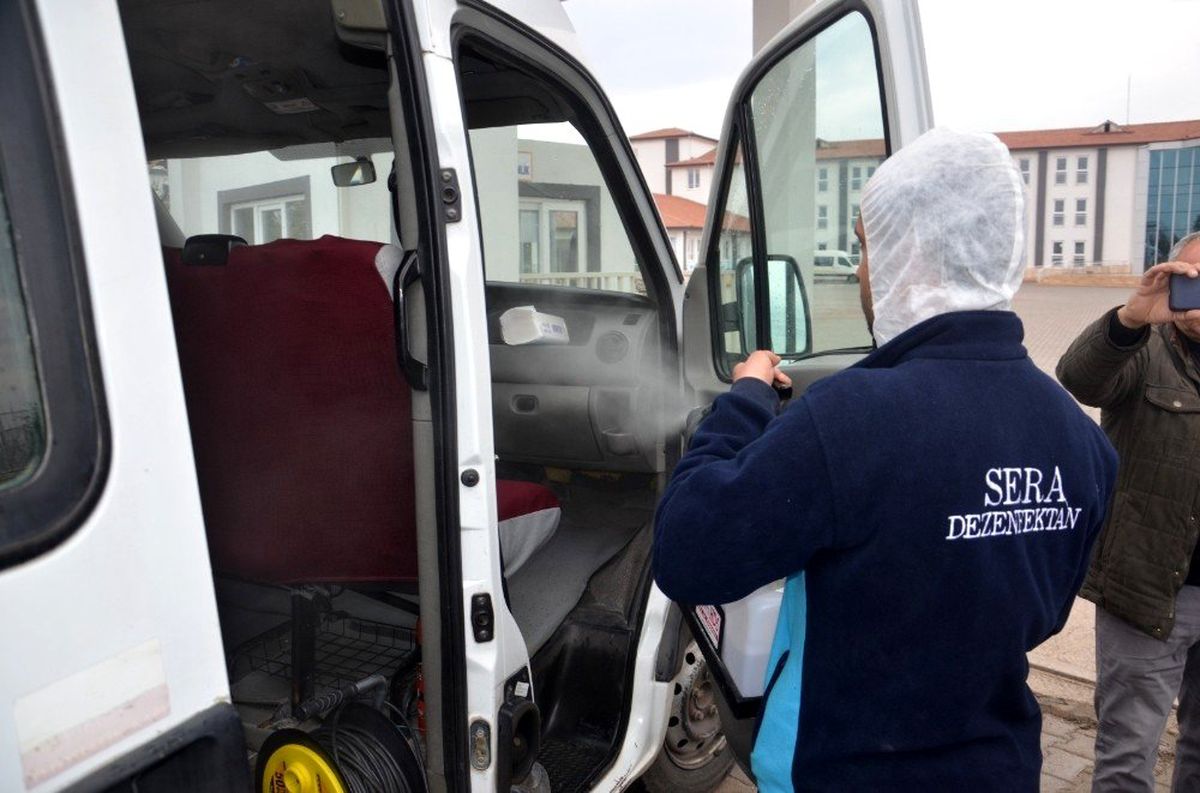 Malatya\'da servis minibüslerine dezenfekte