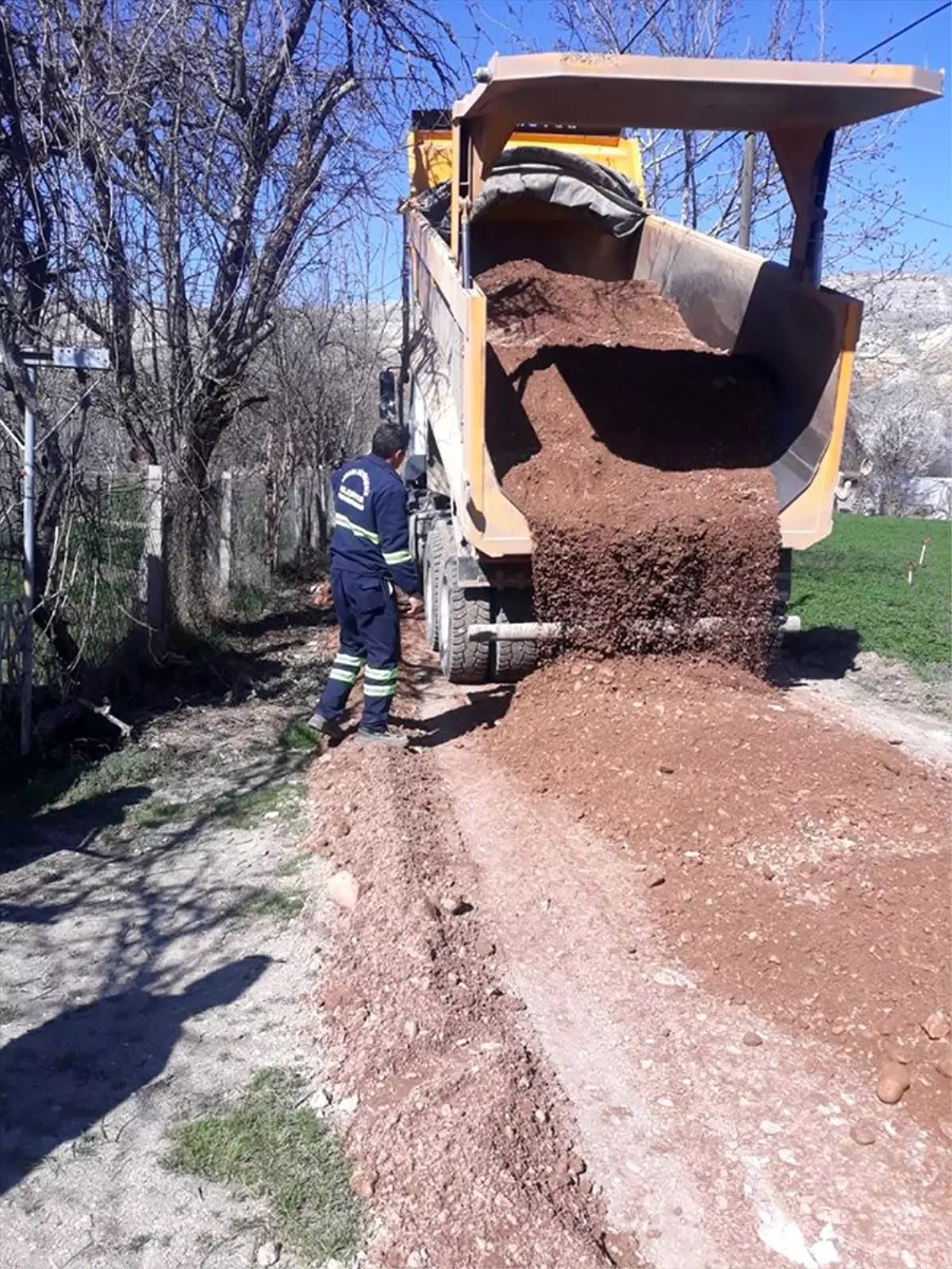 Nallıhan\'da mahalle yollarında bakım çalışması