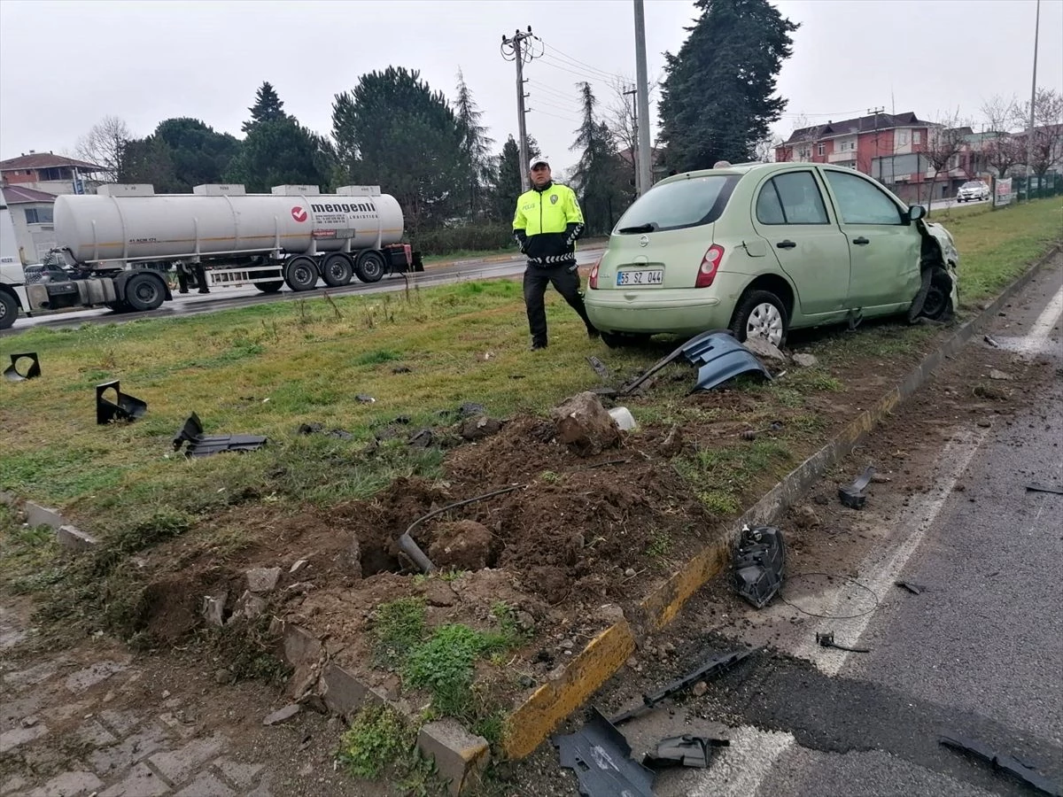 Samsun\'da trafik kazaları: 3 yaralı