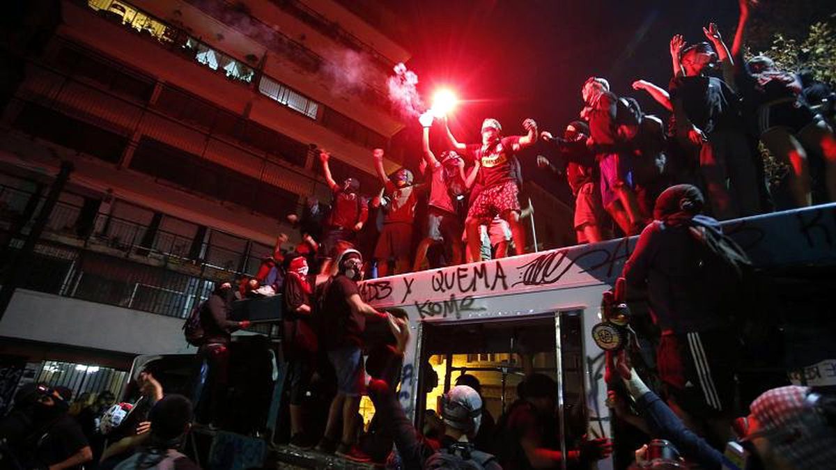 Şili\'de barışçıl protestolar çatışmaya dönüştü