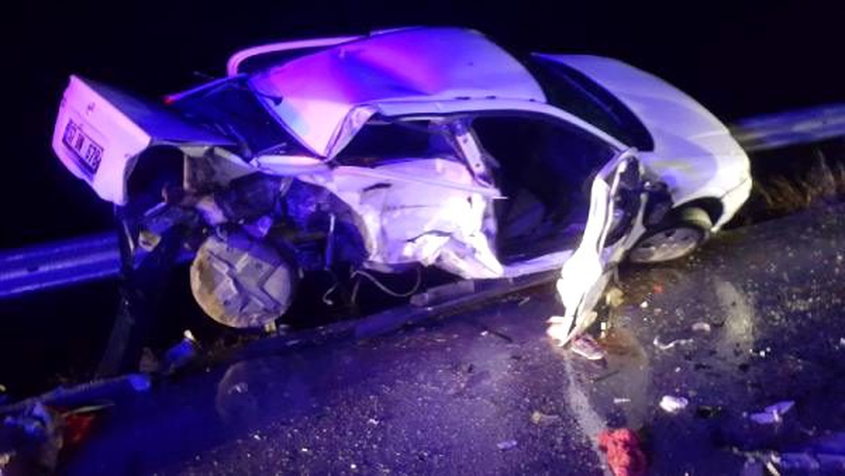 Sinop\'ta iki otomobil çarpıştı: 4 ölü, 6 yaralı