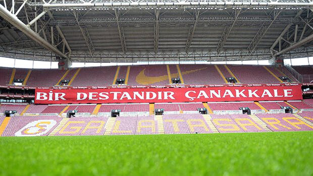 Türk Telekom Stadyumu\'nda en sessiz derbi: Galatasaray - Beşiktaş