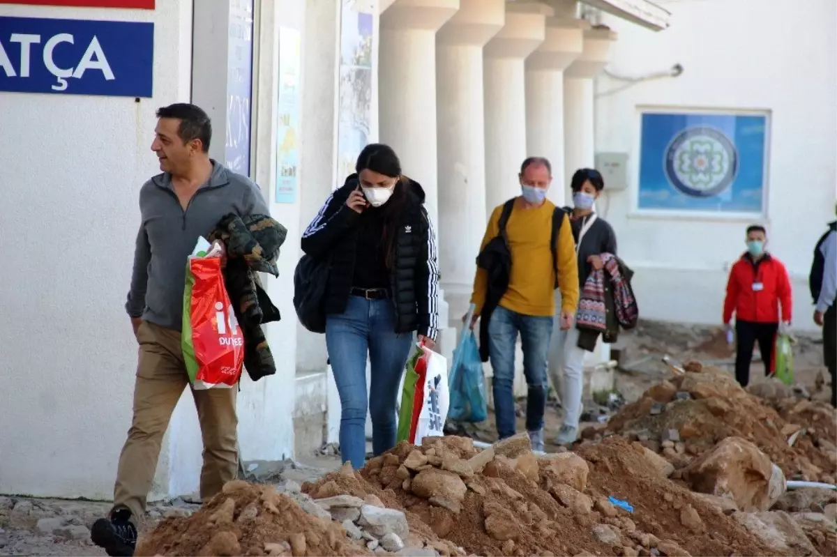 Yunan adasında mahsur kalan vatandaşlar Türkiye\'ye ulaştı