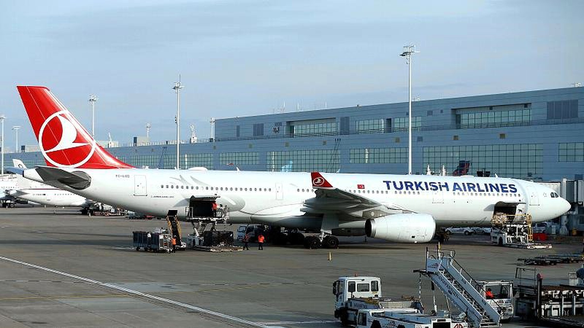 9 Avrupa ülkesinden uçuşlar duracak; koronavirüse radikal tedbirler almayan İngiltere listede yok