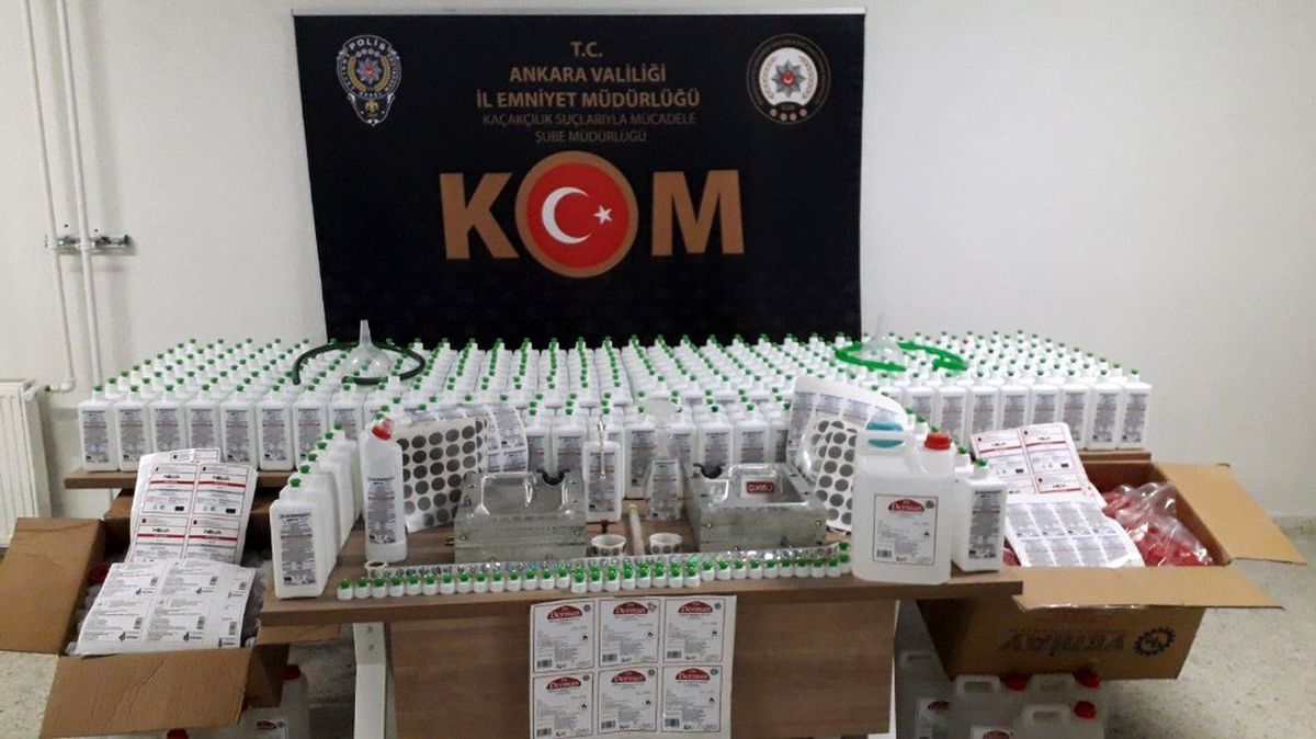 Ankara\'da sahte dezenfekte ürünleri üreten çete çökertildi: 4 tutuklama