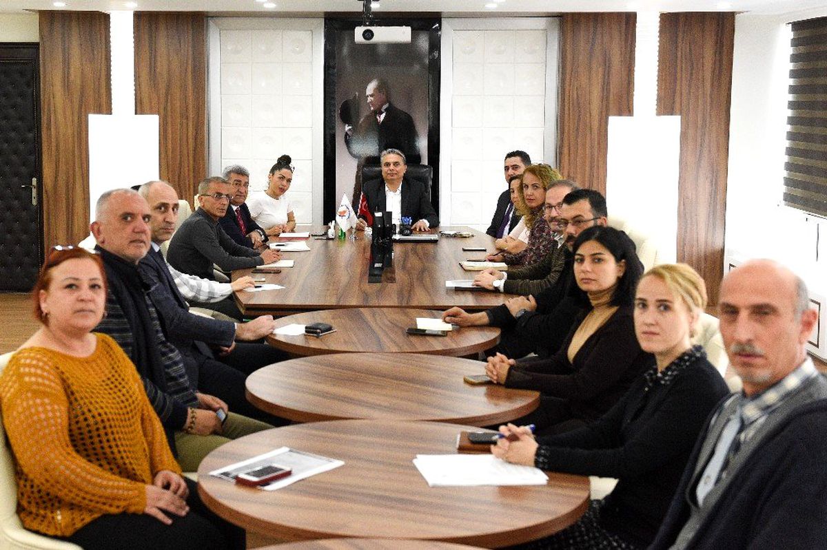 Antalya Muratpaşa\'da kafelerin kapalı alanları da kapatıldı
