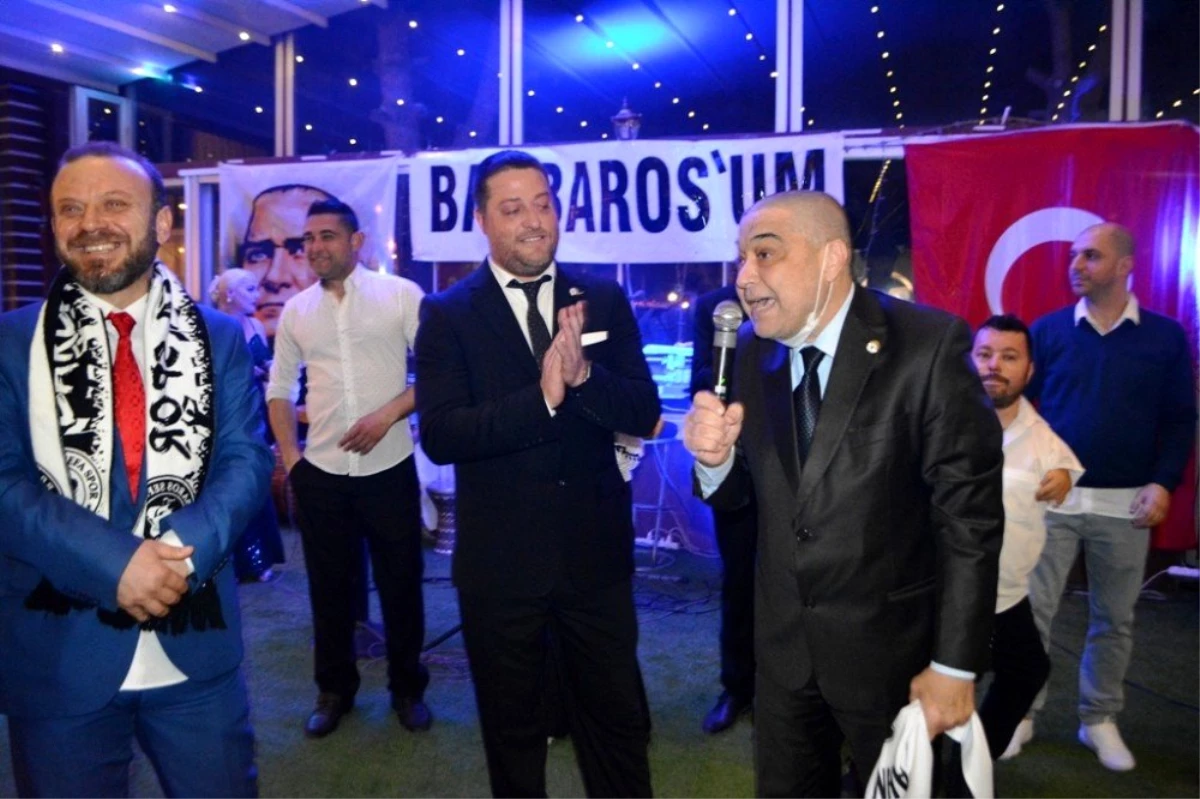 Ayvalık\'ta Barbaros Sefaspor şampiyonluğunu kutladı