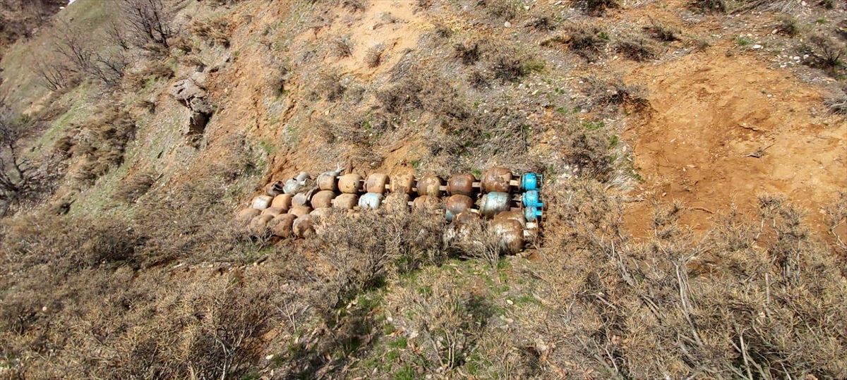 Bitlis\'te terör operasyonunda 5 sığınak imha edildi