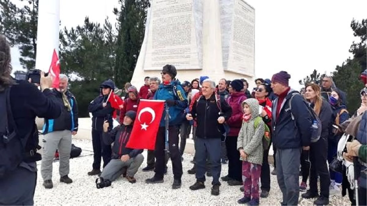 Çanakkale\'de doğa sporları kulübü üyelerinden şehitlik ziyareti