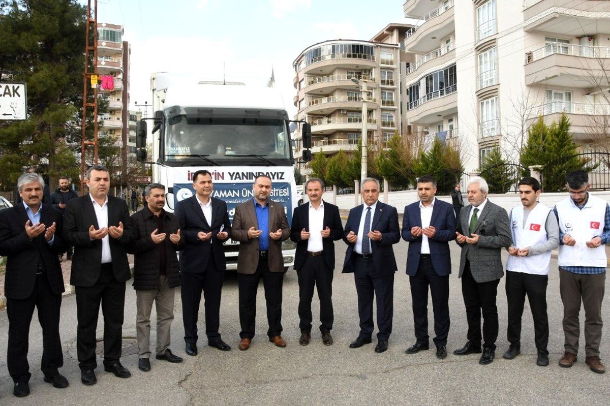 İdlib\'e 4 tır dolusu yardım