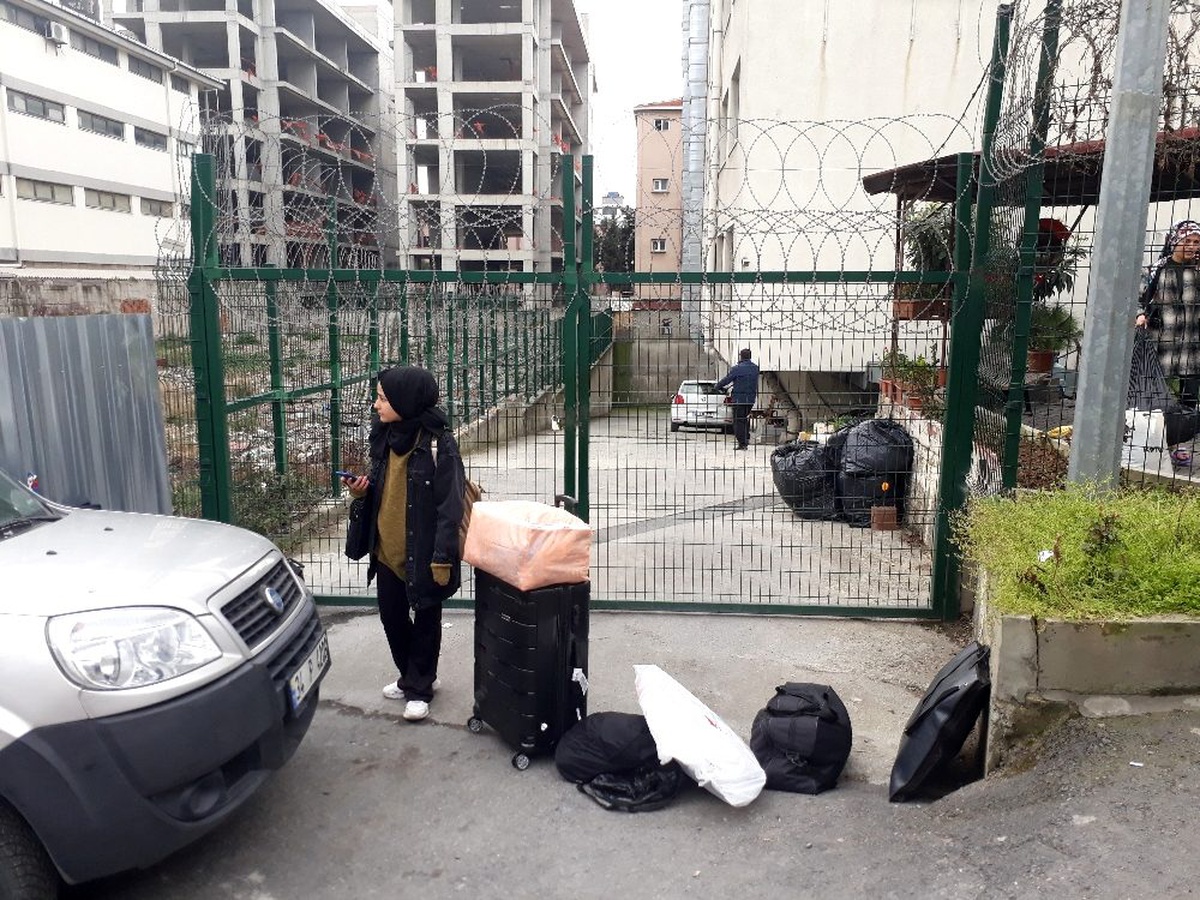 İstanbul\'da üç öğrenci yurdu karantina için boşaltılıyor