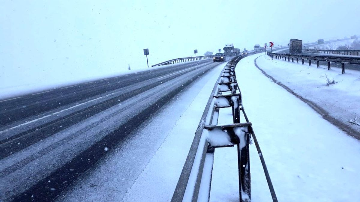 İstanbul\'u Karadeniz\'e bağlayan Kemikli rampalarında kar