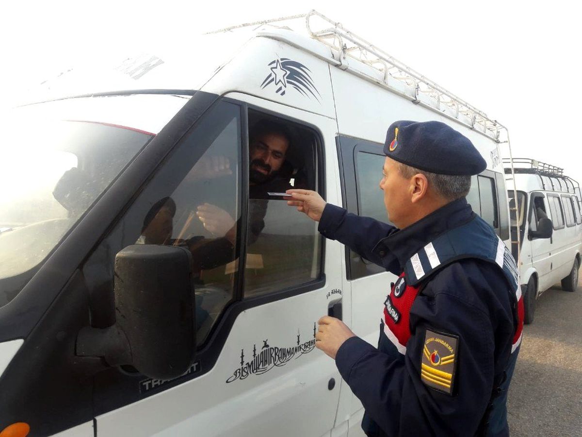Jandarmadan servis araçlarına denetim