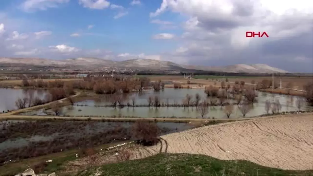 KAHRAMANMARAŞ Arazileri su altında kalan çiftçiler yardım bekliyor