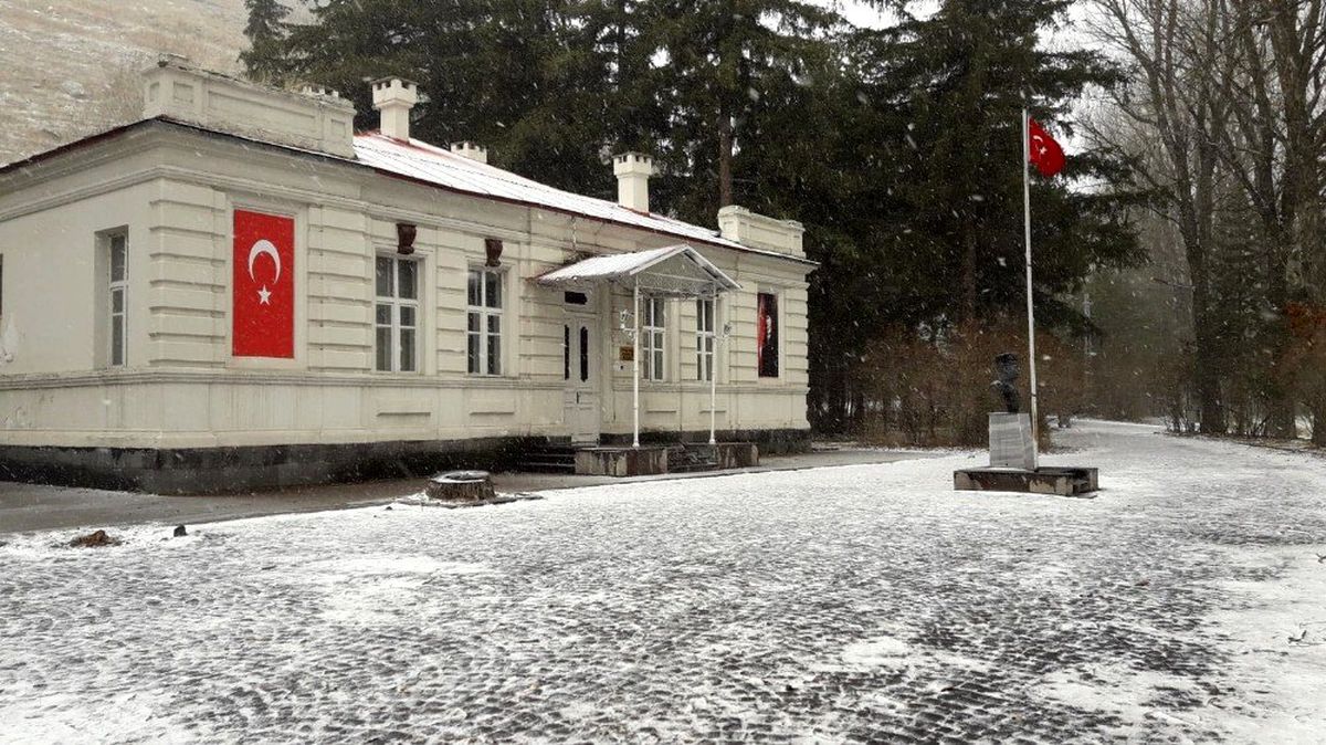 Kars\'ta kar yağışı