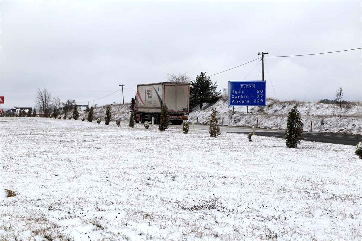 Kastamonu\'da kar yağışı etkili oluyor