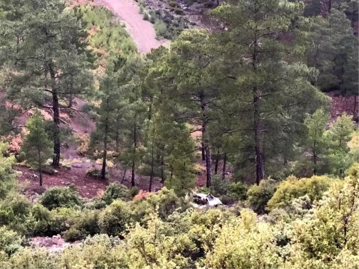 Kayıp olan 2 kişi, uçurumdaki otomobilde ölü bulundu