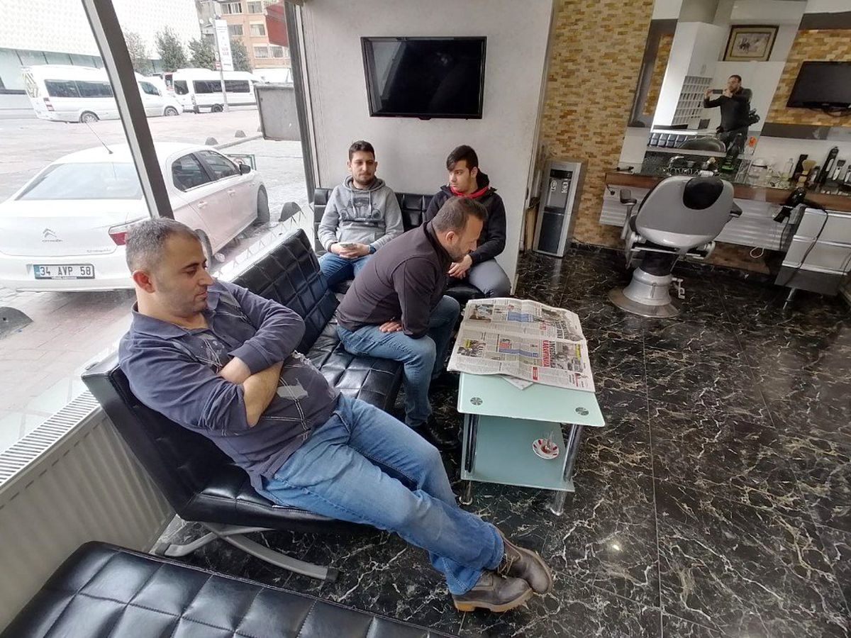Korona virüs nedeniyle berberler boş kaldı