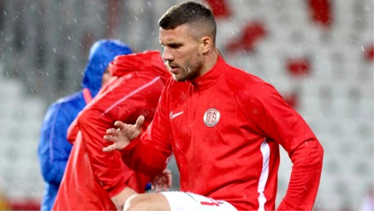 Lukas Podolski: "Çok güzel bir ülkeniz var, corona virüsü..."