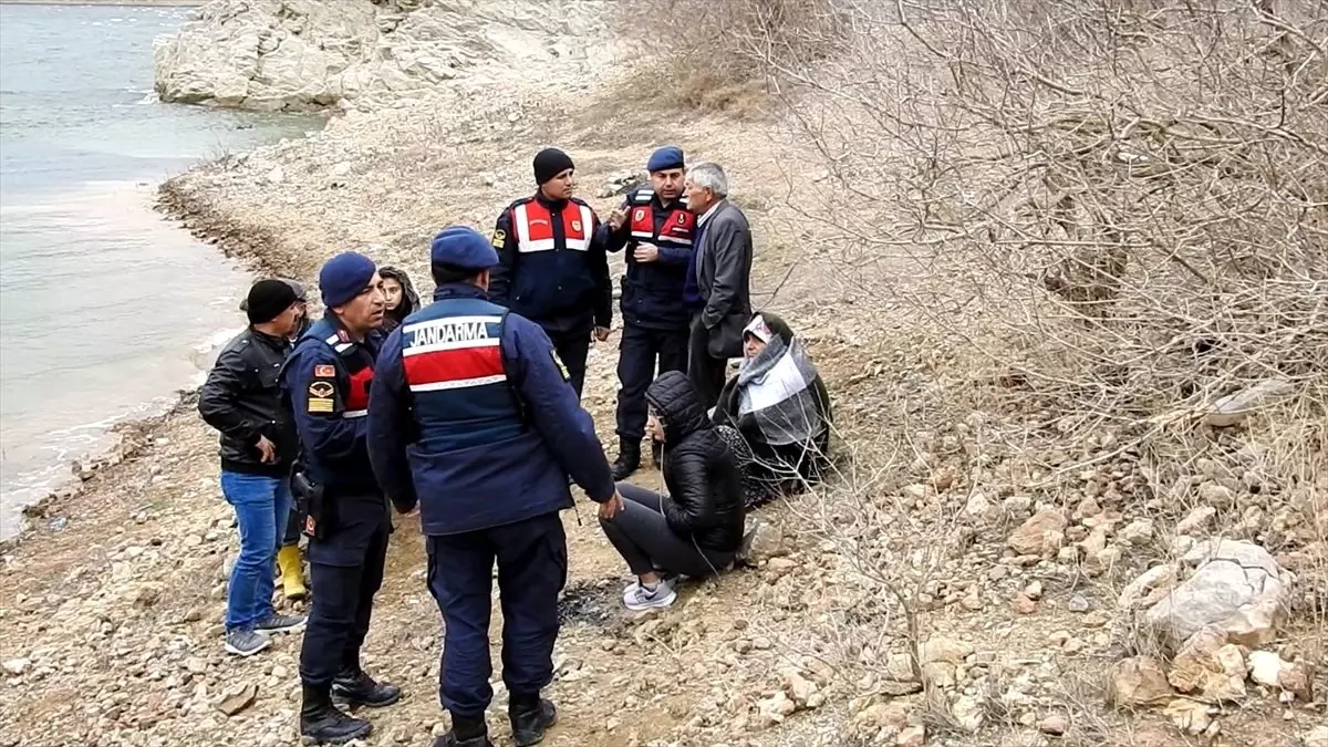 Manisa\'da baraj kıyısında bulunan kesik kola ilişkin soruşturma sürüyor