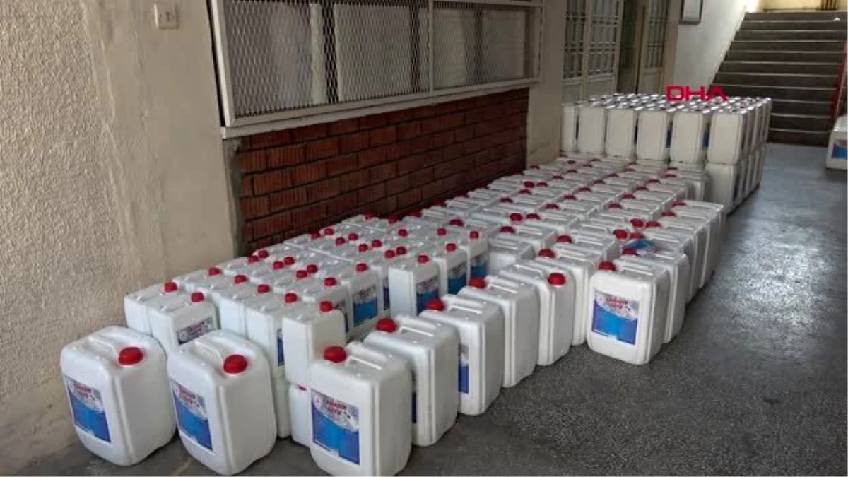 MERSİN Okulda günde 10 ton dezenfektan malzemesi üretiyorlar