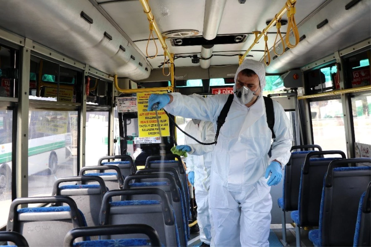 Özel halk otobüsleri korona virüsüne karşı dezenfekte ediliyor
