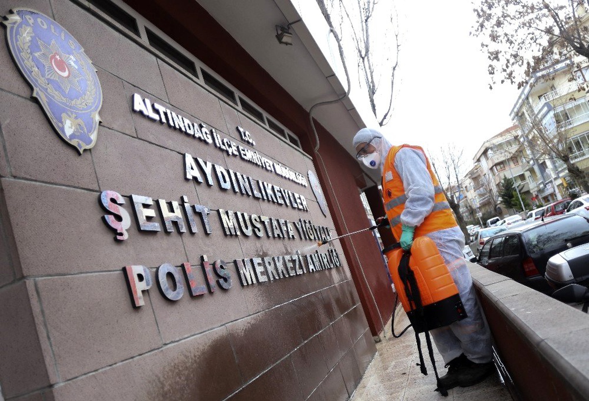 (Özel) Karakollar, sağlık ocakları ve muhtarlıklar dezenfekte edildi