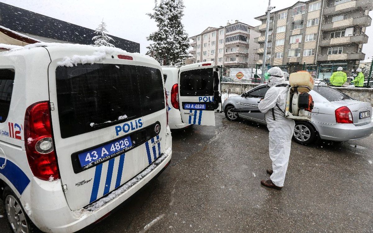 Polis araçlarına dezenfekte