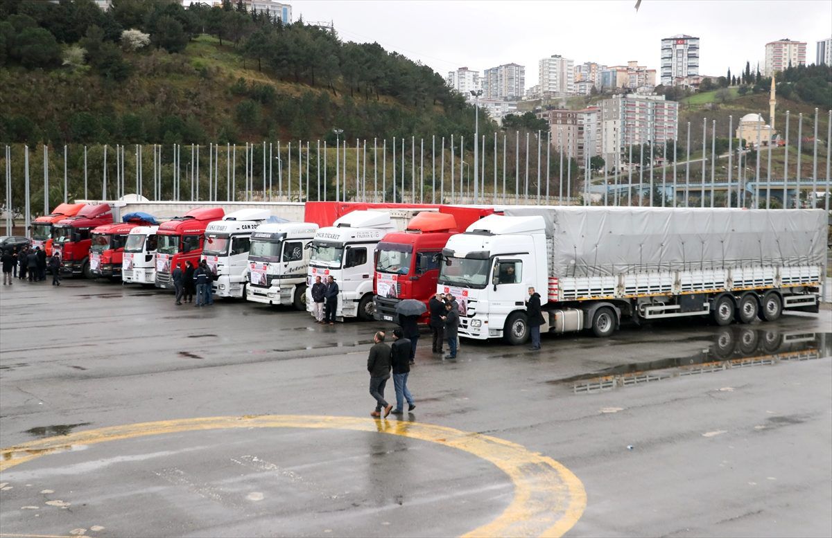 Samsun\'dan İdlib\'e 13 tır yardım gönderildi