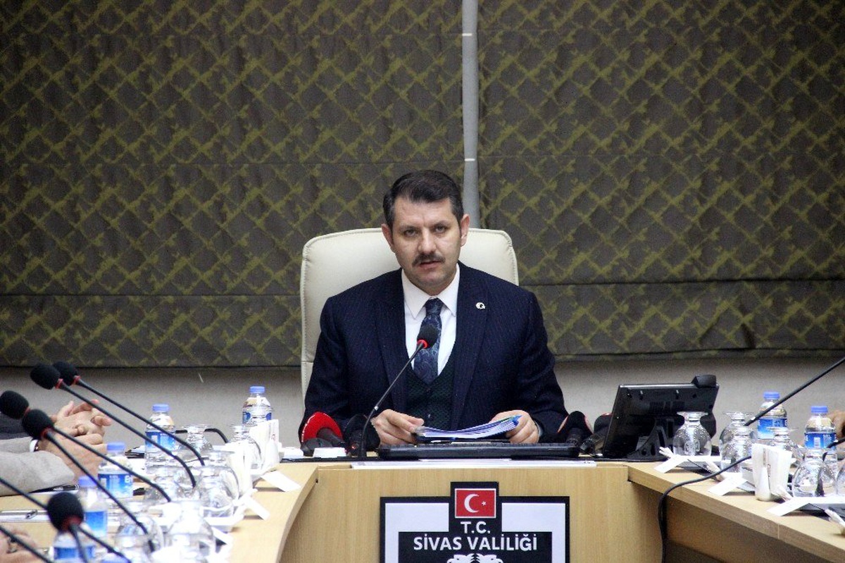 Sivas\'a inmesi beklenen Umre yolcularını taşıyan uçak Isparta\'ya yönlendirildi